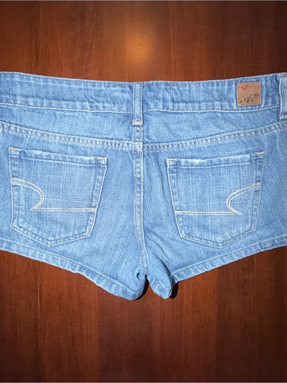 American Eagle Y2K Low Rise Micro Denim Shorts Size 6 - Picture 2 of 6